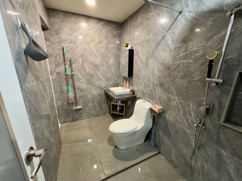 Rumah Teres 1 Tingkat untuk Dijual di Taman Berlian (Kajang) - Azli Ibrahim - Bathroom - PropertyGuru.com.my