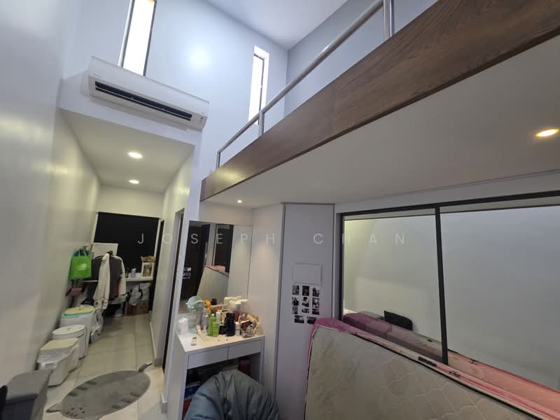 2-storey Terraced House for Sale in Laman Glenmarie (Shah Alam) - Joseph Chan - Upstairs room - PropertyGuru.com.my