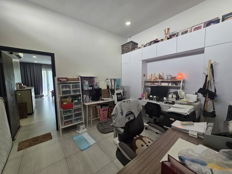 2-storey Terraced House for Sale in Laman Glenmarie (Shah Alam) - Joseph Chan - Family hall - PropertyGuru.com.my
