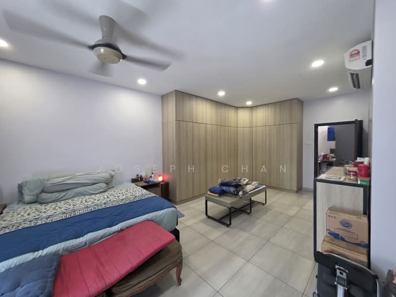 2-storey Terraced House for Sale in Laman Glenmarie (Shah Alam) - Joseph Chan - Master Bedroom - PropertyGuru.com.my