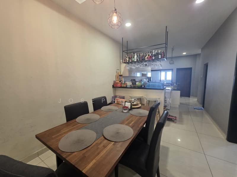 2-storey Terraced House for Sale in Laman Glenmarie (Shah Alam) - Joseph Chan - Dining Room - PropertyGuru.com.my