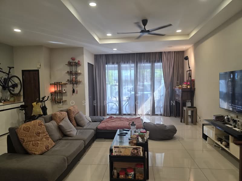 2-storey Terraced House for Sale in Laman Glenmarie (Shah Alam) - Joseph Chan - Living Room - PropertyGuru.com.my