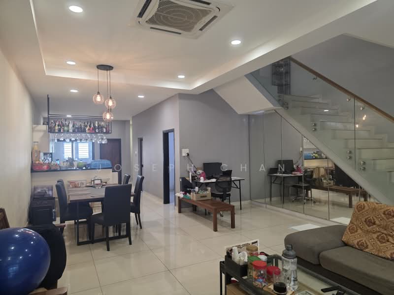 2-storey Terraced House for Sale in Laman Glenmarie (Shah Alam) - Joseph Chan - Living Room - PropertyGuru.com.my