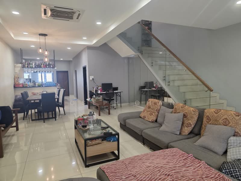 2-storey Terraced House for Sale in Laman Glenmarie (Shah Alam) - Joseph Chan - Living Room - PropertyGuru.com.my