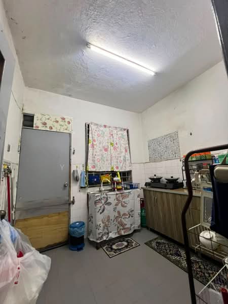 Rumah Teres 2-Tingkat untuk Dijual di Taman Muhibbah (Kulai) - Yucong . - Kitchen - PropertyGuru.com.my