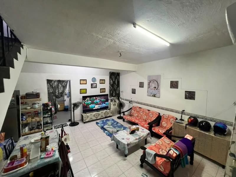 Rumah Teres 2-Tingkat untuk Dijual di Taman Muhibbah (Kulai) - Yucong . - Living Room - PropertyGuru.com.my