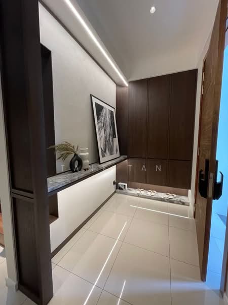 Rumah Berkembar untuk Dijual di Bandar Gamuda Cove (Dengkil) - Tank Tan - Entrance - PropertyGuru.com.my