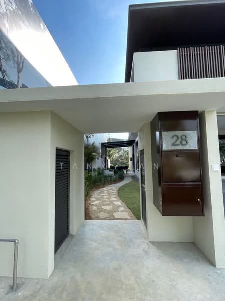 Rumah Berkembar untuk Dijual di Bandar Gamuda Cove (Dengkil) - Tank Tan - Exterior - PropertyGuru.com.my