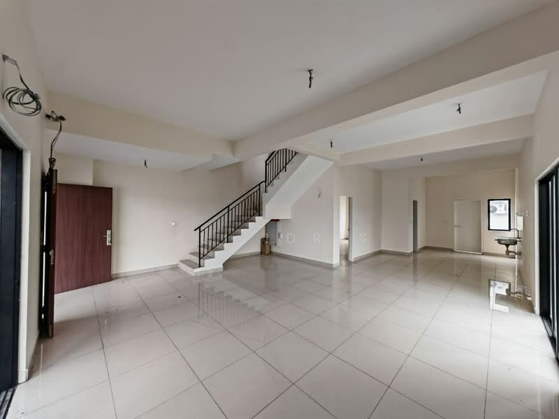 Rumah Teres 3 Tingkat untuk Dijual di Ukay Bistari (Ulu Kelang) - Ali Idris - Living Room - PropertyGuru.com.my