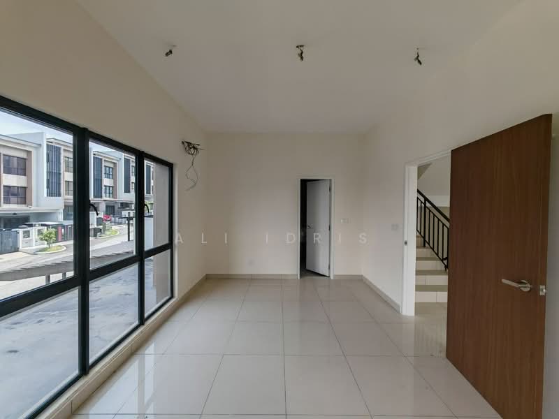 Rumah Teres 3 Tingkat untuk Dijual di Ukay Bistari (Ulu Kelang) - Ali Idris - Living Room - PropertyGuru.com.my