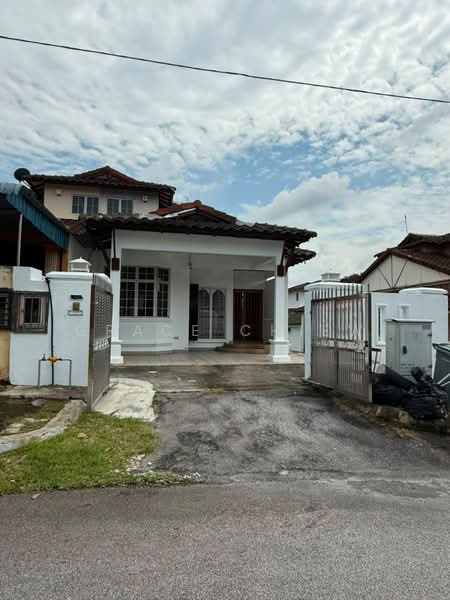 1-storey Terraced House for Sale in Bandar Uda Utama (Johor Bahru) - Grace Chiew - Exterior - PropertyGuru.com.my
