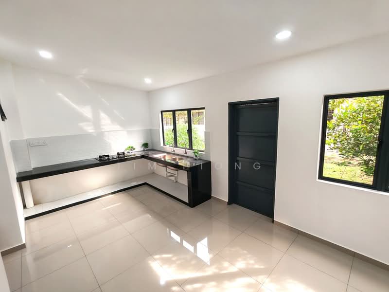 Rumah Teres 1 Tingkat untuk Dijual di Taman Kerjasama (Bukit Baru) - Tim Piong - Kitchen - PropertyGuru.com.my