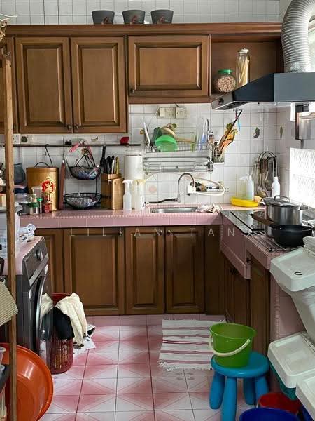 Rumah Teres 2-Tingkat untuk Dijual di Taman Bukit Seputeh (Seputeh) - Lilian Tan - Kitchen - PropertyGuru.com.my