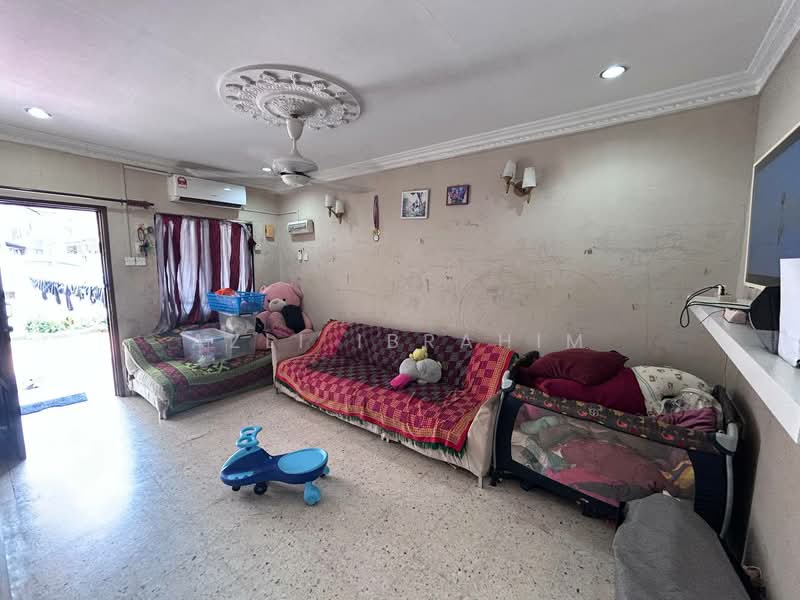 1-storey Terraced House for Sale in Taman Medan (Petaling Jaya) - Azli Ibrahim - Living Room - PropertyGuru.com.my