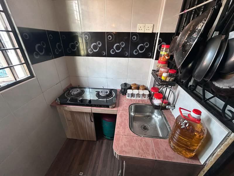 1-storey Terraced House for Sale in Taman Medan (Petaling Jaya) - Azli Ibrahim - Kitchen - PropertyGuru.com.my