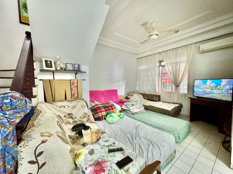2-storey Terraced House for Sale in Taman Satria Jaya (Kuching) - Thomas Tong - Living Room - PropertyGuru.com.my