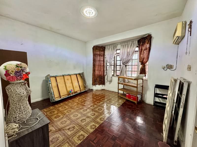 2-storey Terraced House for Sale in Taman Satria Jaya (Kuching) - Thomas Tong - Bedroom - PropertyGuru.com.my