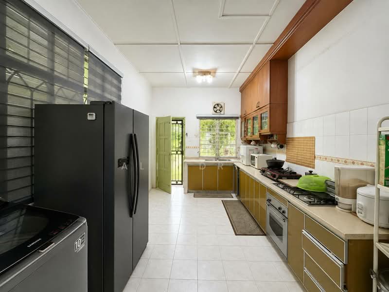 2.5-storey Terraced House for Sale in Ampang Jaya (Ampang) - Ali Idris - Kitchen - PropertyGuru.com.my