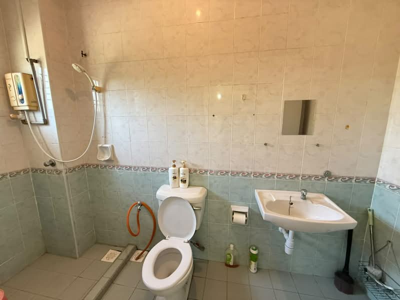 2-storey Terraced House for Sale in Taman Puchong Prima (Puchong) - Carlos Ng - Bathroom - PropertyGuru.com.my