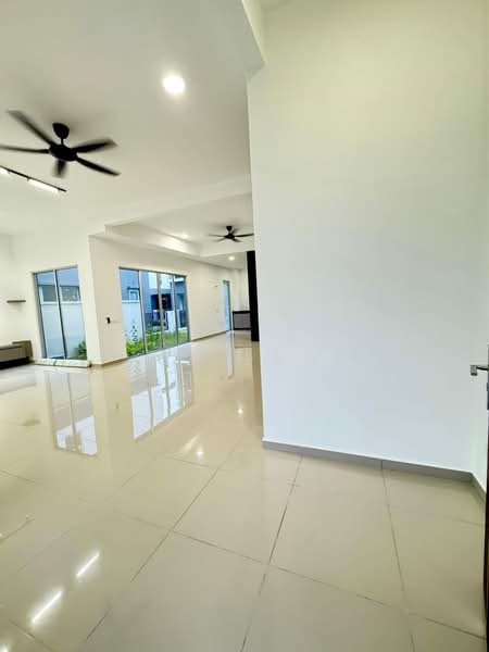 Rumah Teres 2 Tingkat untuk Disewa di Eco Forest (Semenyih) - CK Law - Living Room - PropertyGuru.com.my