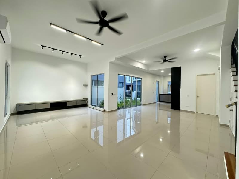 Rumah Teres 2 Tingkat untuk Disewa di Eco Forest (Semenyih) - CK Law - Living Room - PropertyGuru.com.my