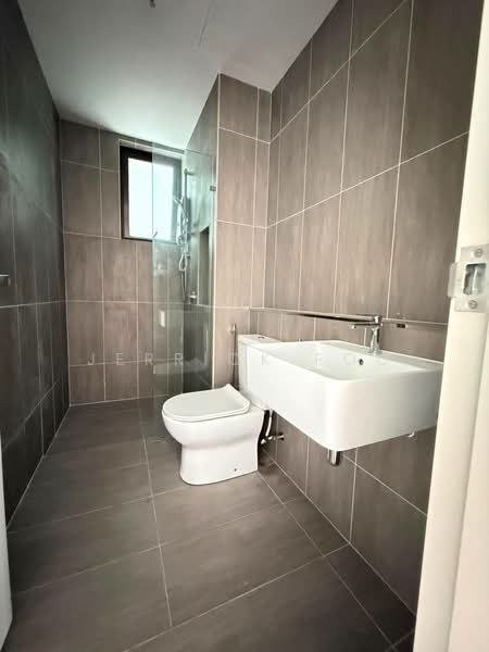 Service Residence for Sale at The Pulse Residence - Jerrick Foo - Bathroom - PropertyGuru.com.my