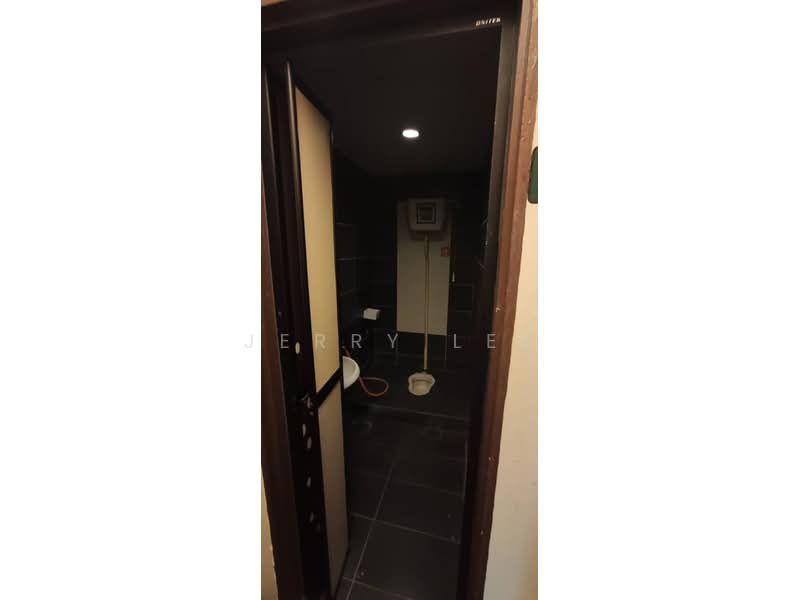 Shop / Office for Rent in Sri Petaling (Kuala Lumpur) - Jerry Lee - Bathroom - PropertyGuru.com.my