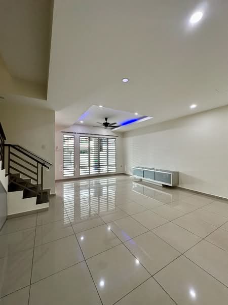 Rumah Teres 2-Tingkat untuk Dijual di Taman Lapangan Hartamas (Ipoh) - Levi Chong - Living Room - PropertyGuru.com.my