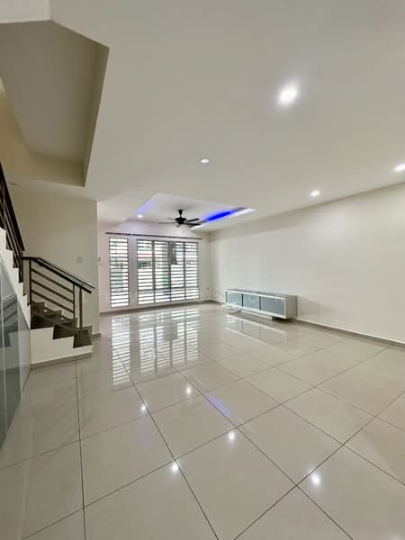 Rumah Teres 2-Tingkat untuk Dijual di Taman Lapangan Hartamas (Ipoh) - Levi Chong - Living Room - PropertyGuru.com.my