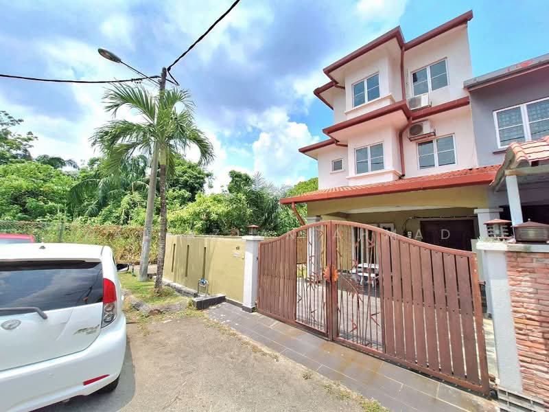 2.5-storey Terraced House for Sale in Kampung Jawa (Klang) - Wan Azlan Ahmad - PropertyGuru.com.my