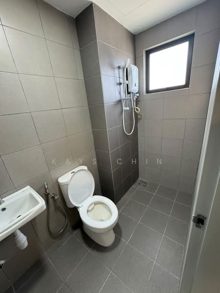 Service Residence for Rent at Residensi Bukit Tiara - Kays Chin - Bathroom - PropertyGuru.com.my