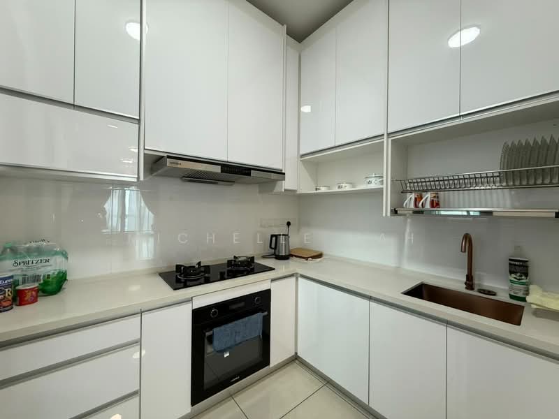 Kondominium untuk Dijual di Queens Residences Q2 @ Queens Waterfront - Michelle Mah - Kitchen - PropertyGuru.com.my