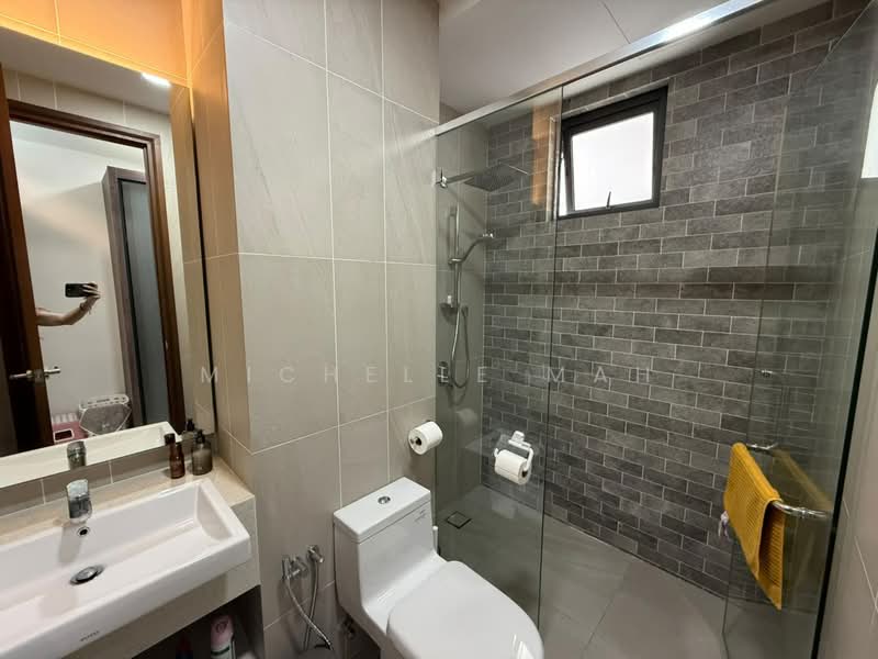 Kondominium untuk Dijual di Queens Residences Q2 @ Queens Waterfront - Michelle Mah - Bathroom - PropertyGuru.com.my