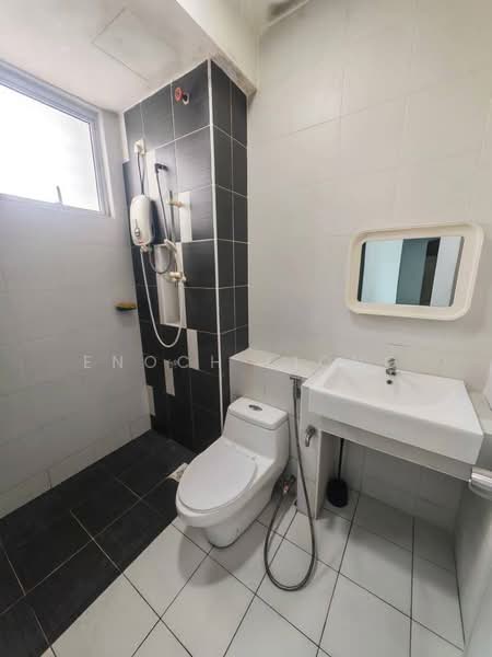 Service Residence for Rent at D'Ambience Residences (Pangsapuri Ikatan Flora) - Enoch Liong - Bathroom - PropertyGuru.com.my