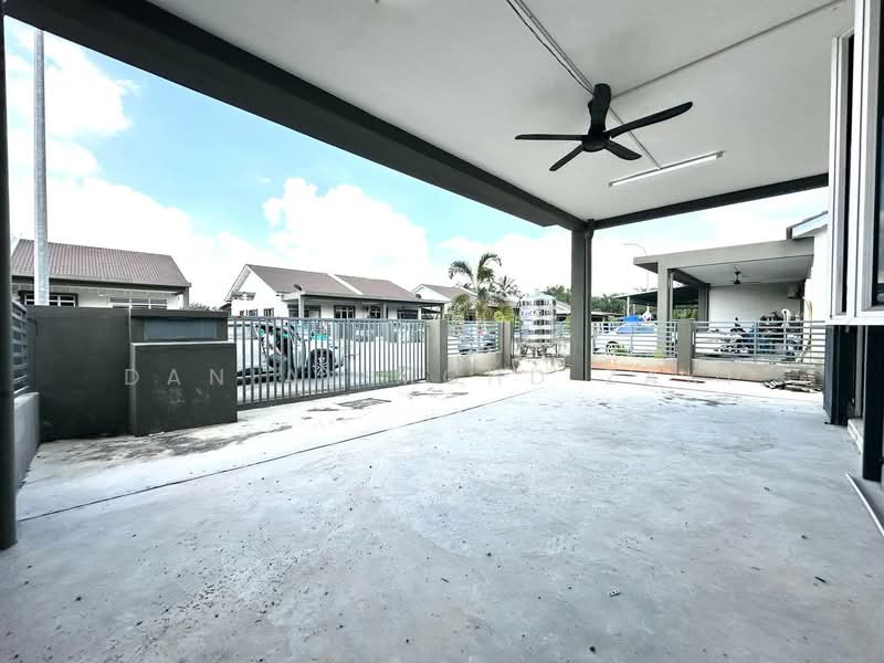 Semi-Detached House for Sale in Banting (Selangor) - Danial Mohd Zaki - Exterior - PropertyGuru.com.my