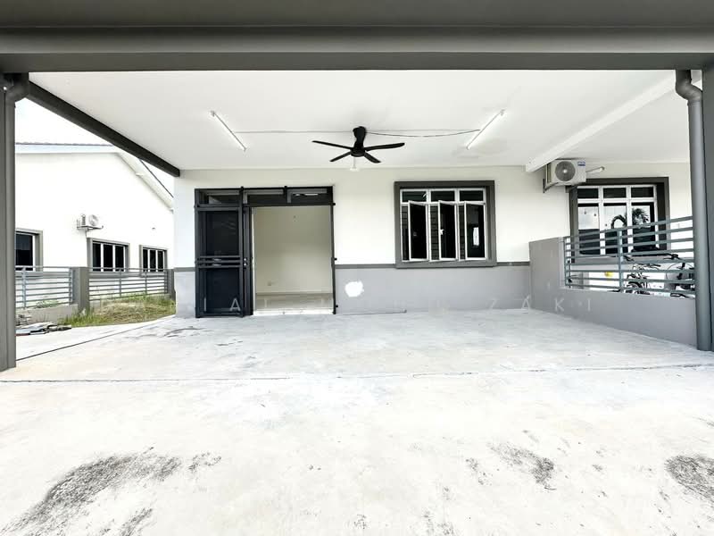 Semi-Detached House for Sale in Banting (Selangor) - Danial Mohd Zaki - Exterior - PropertyGuru.com.my