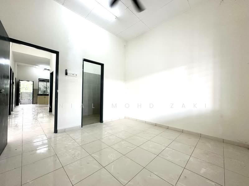Semi-Detached House for Sale in Banting (Selangor) - Danial Mohd Zaki - Interior - PropertyGuru.com.my