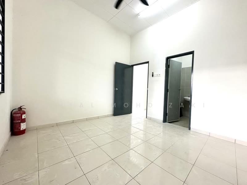 Semi-Detached House for Sale in Banting (Selangor) - Danial Mohd Zaki - Interior - PropertyGuru.com.my