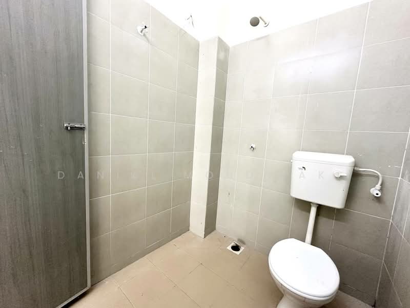 Semi-Detached House for Sale in Banting (Selangor) - Danial Mohd Zaki - Bathroom - PropertyGuru.com.my
