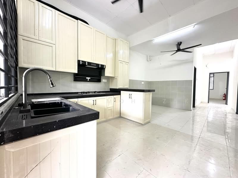 Semi-Detached House for Sale in Banting (Selangor) - Danial Mohd Zaki - Kitchen - PropertyGuru.com.my