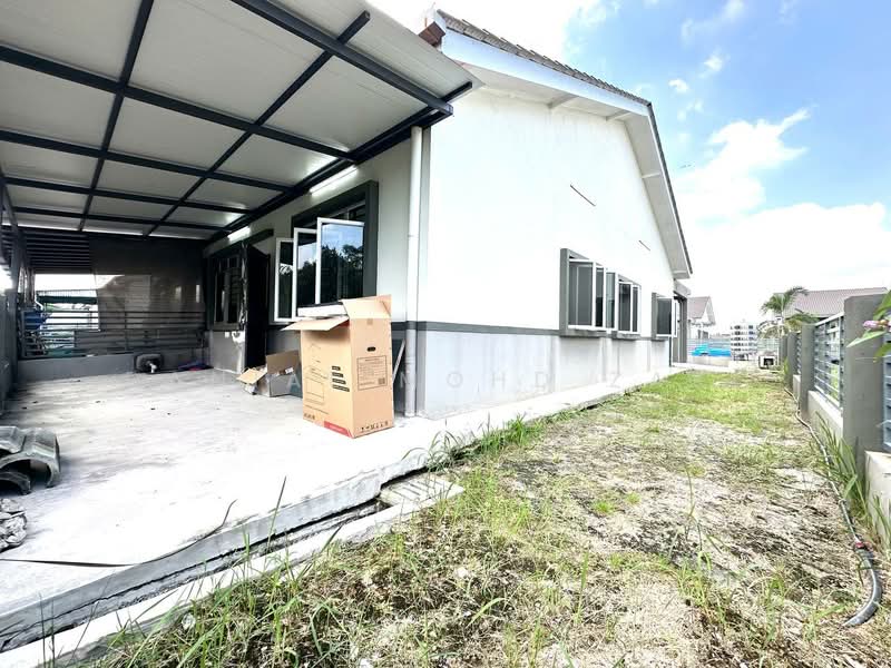 Semi-Detached House for Sale in Banting (Selangor) - Danial Mohd Zaki - Exterior - PropertyGuru.com.my