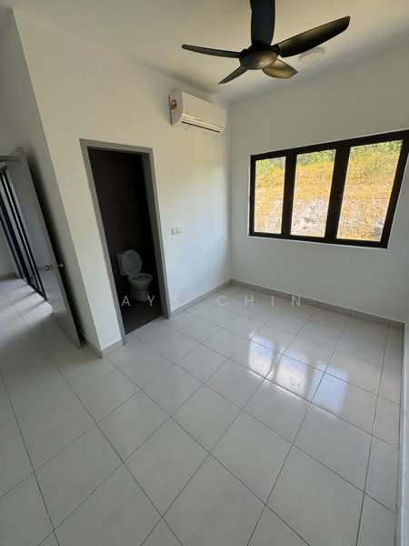 Service Residence for Rent at Residensi Bukit Tiara - Kays Chin - Bathroom - PropertyGuru.com.my