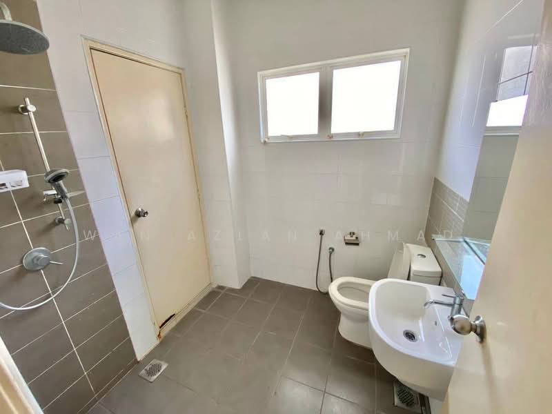 Semi-Detached House for Sale in D'Kayangan (Shah Alam) - Wan Azlan Ahmad - PropertyGuru.com.my