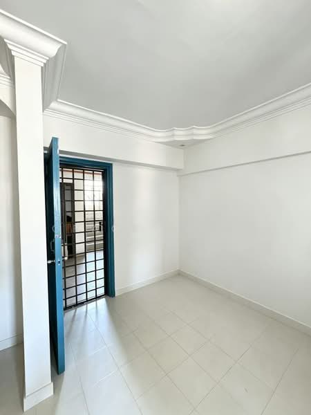 Rumah Flat untuk Dijual di Taman Daya - Jalan Enau 16,20 - Grace Chiew - Entrance - PropertyGuru.com.my
