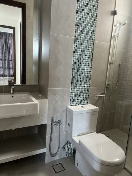 Condominium for Rent at Queens Residences Q2 @ Queens Waterfront - Anthony Loh - Bathroom 1 - PropertyGuru.com.my