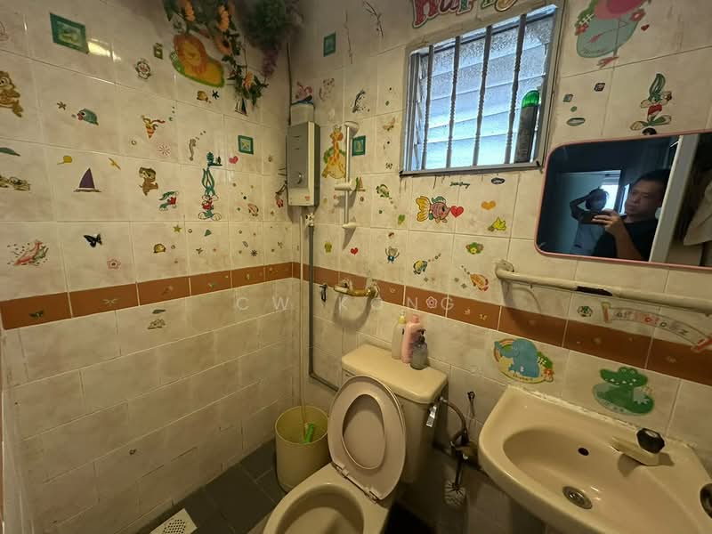 2.5-storey Terraced House for Sale in Taman Sri Sinar (Segambut) - CW Kong - Bathroom - PropertyGuru.com.my