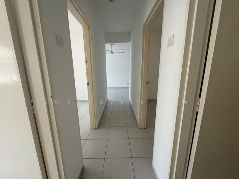 Apartment for Sale at Mandarina Court - Roseabelle Low - Corridor - PropertyGuru.com.my