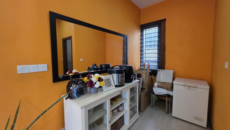 Semi-Detached House for Sale in Bukit Jelutong (Shah Alam) - Reena Sarif - PropertyGuru.com.my