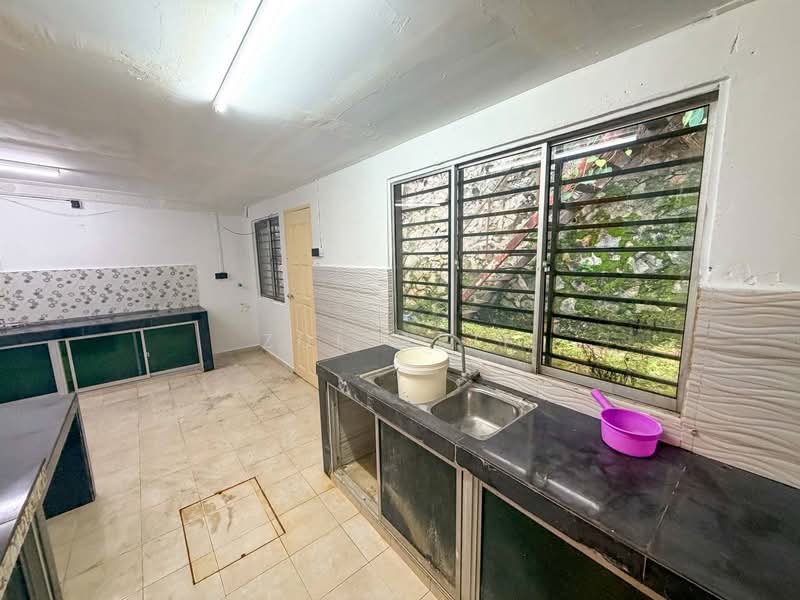 Rumah Teres 1 Tingkat untuk Dijual di Taman Cheras Awana (Cheras) - Zul Arif - Kitchen - PropertyGuru.com.my