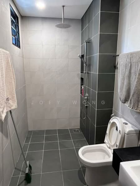 Rumah Teres 3-Tingkat untuk Dijual di Taman Puncak Jalil (Seri Kembangan) - Joey Wong - Bathroom - PropertyGuru.com.my